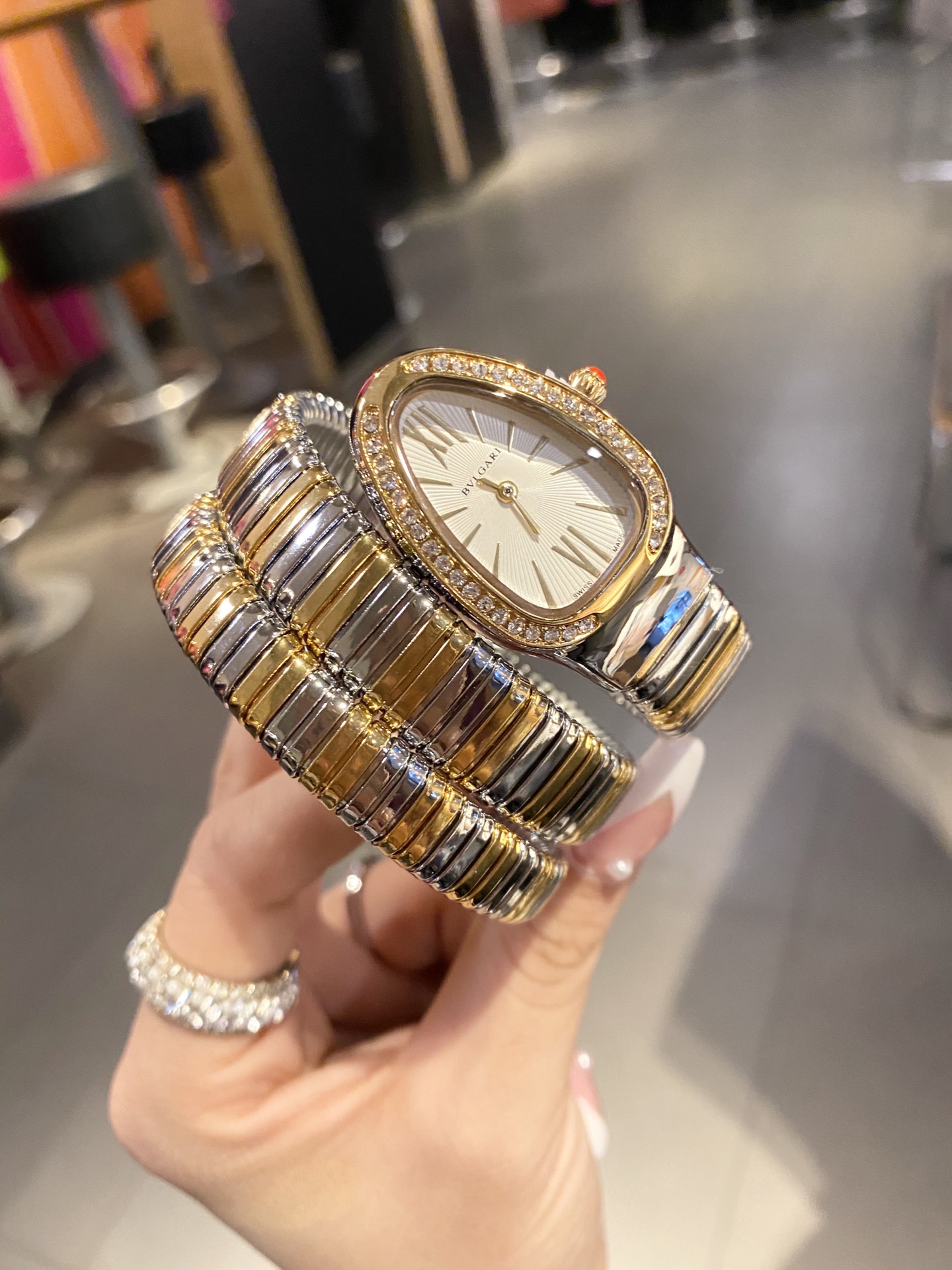 【18-22日にお届け】BVLGARI レディース  腕時計  