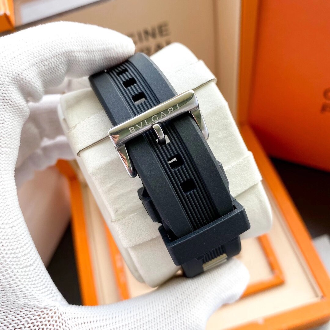 【18-22日にお届け】BVLGARI メンズ 腕時計  43MM 