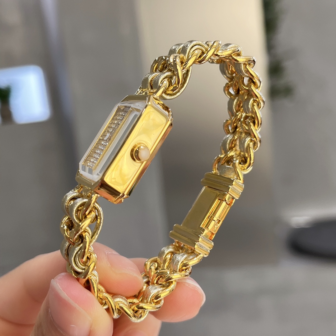 【18-22日にお届け】CHANEL  レディース 腕時計   
