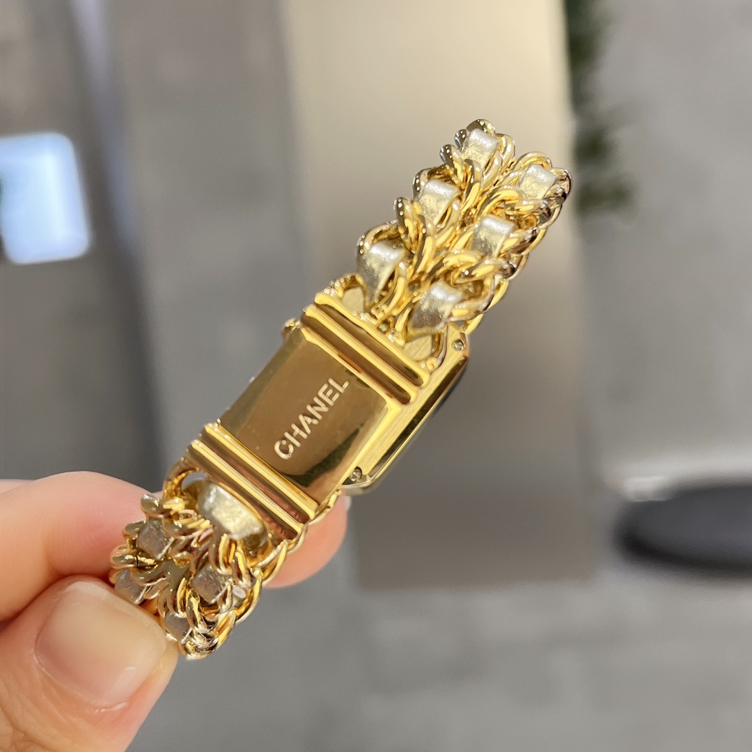 【18-22日にお届け】CHANEL  レディース 腕時計   