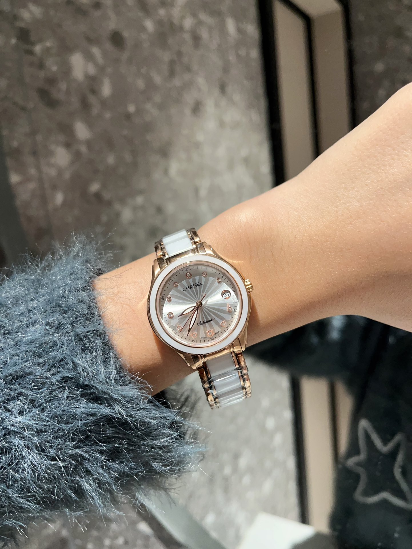 【18-22日にお届け】CHANEL  レディース 腕時計   33MM