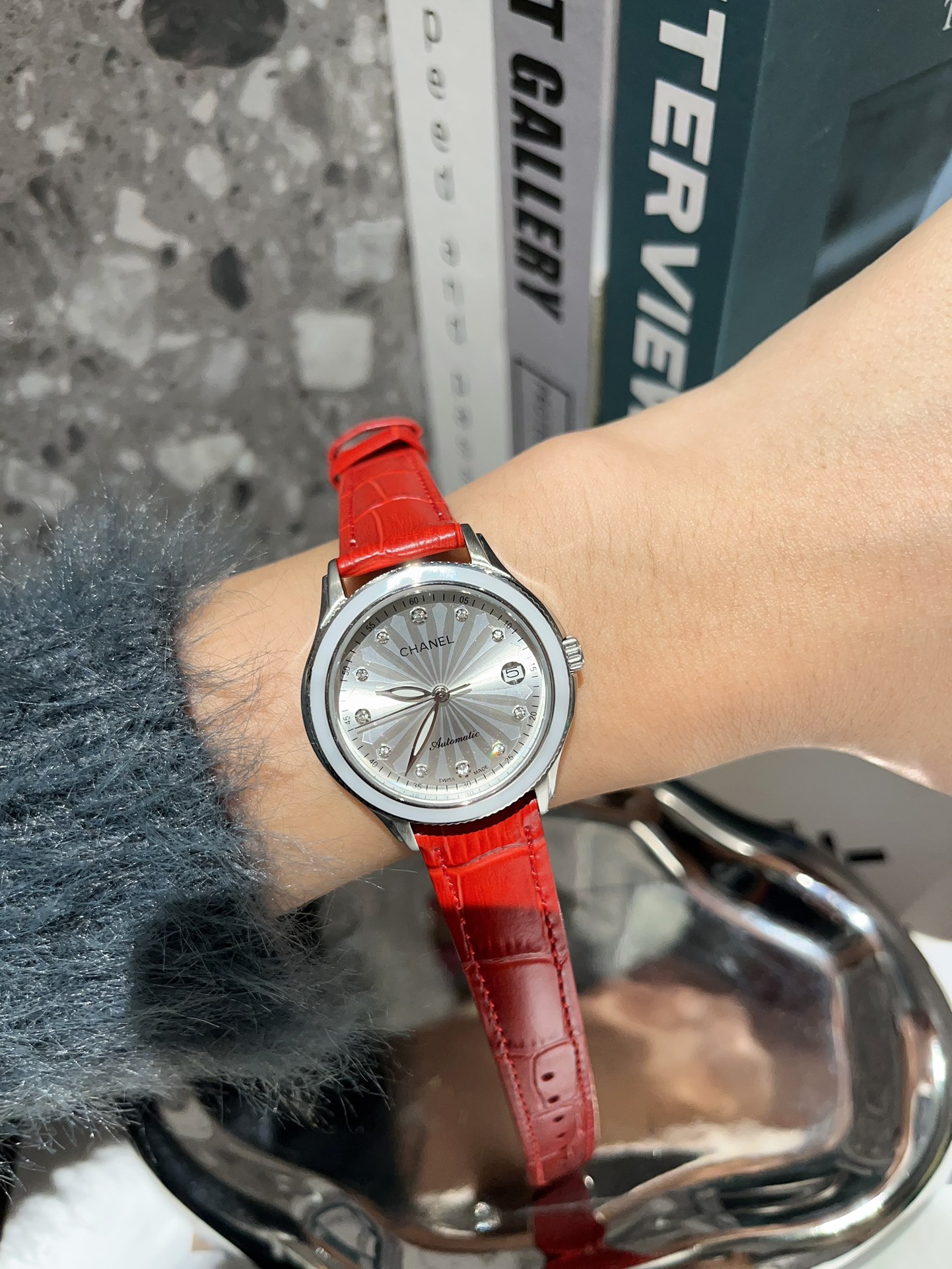 【18-22日にお届け】CHANEL  レディース 腕時計   33MM