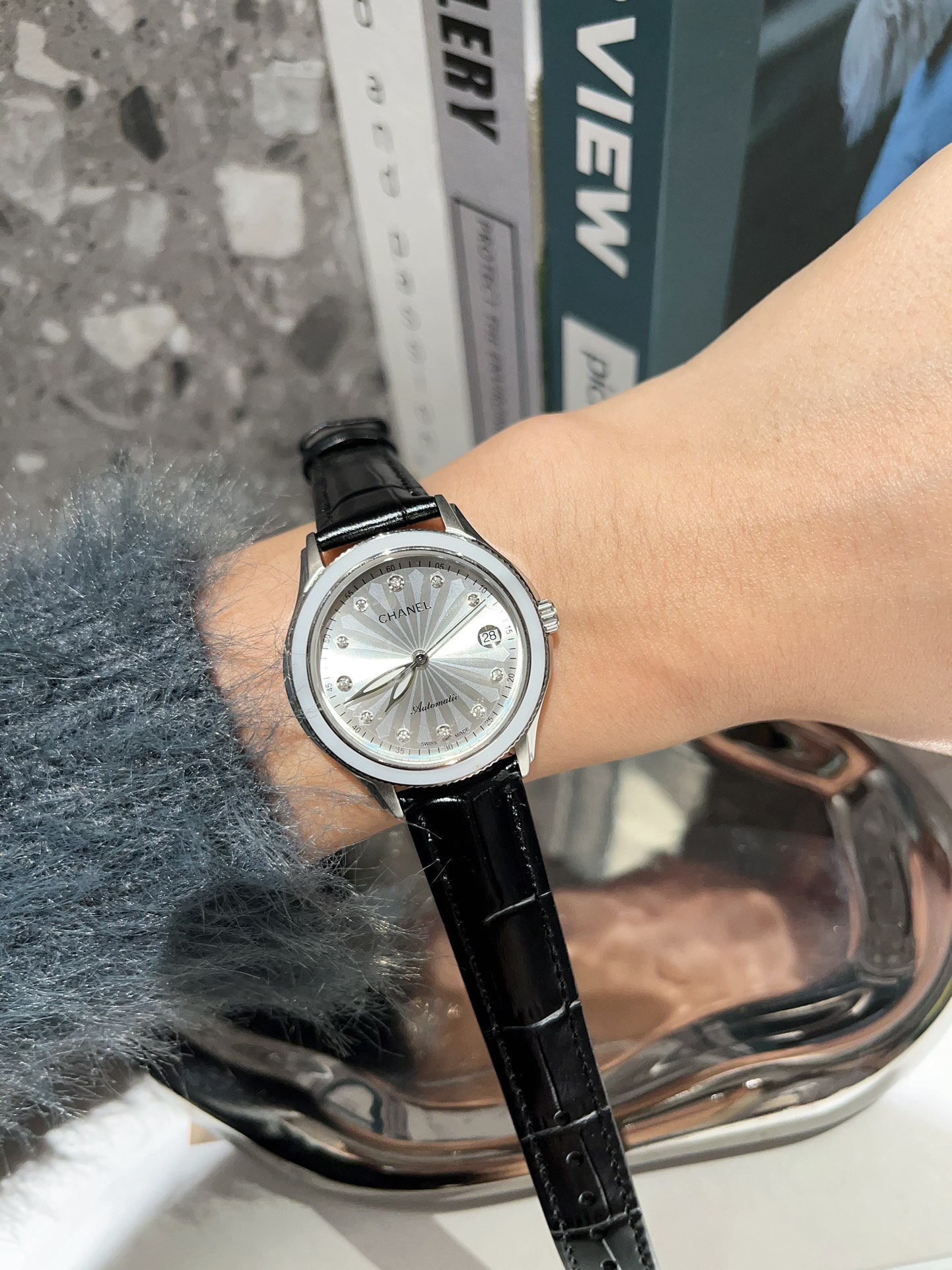 【18-22日にお届け】CHANEL  レディース 腕時計   33MM