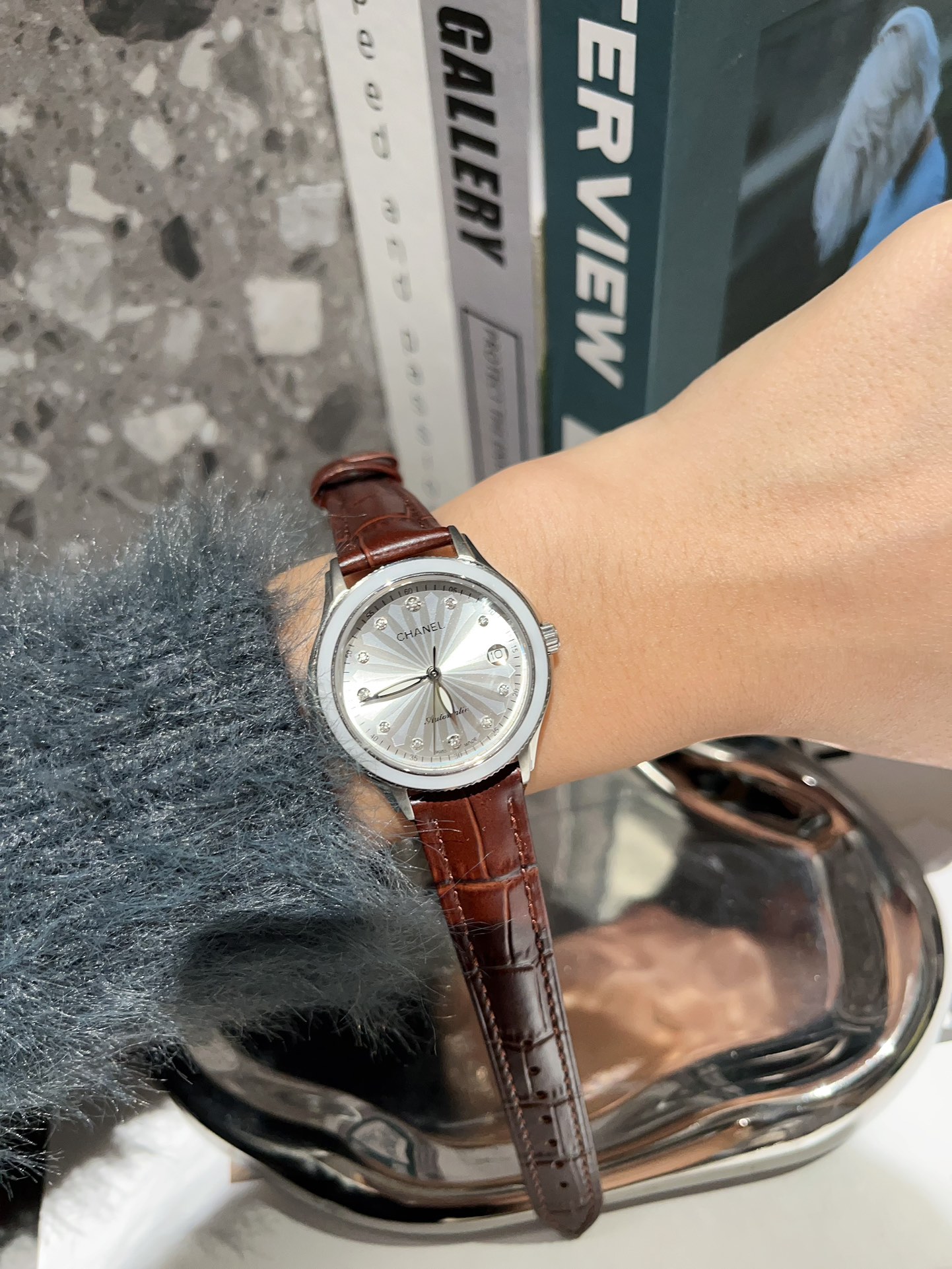 【18-22日にお届け】CHANEL  レディース 腕時計   33MM