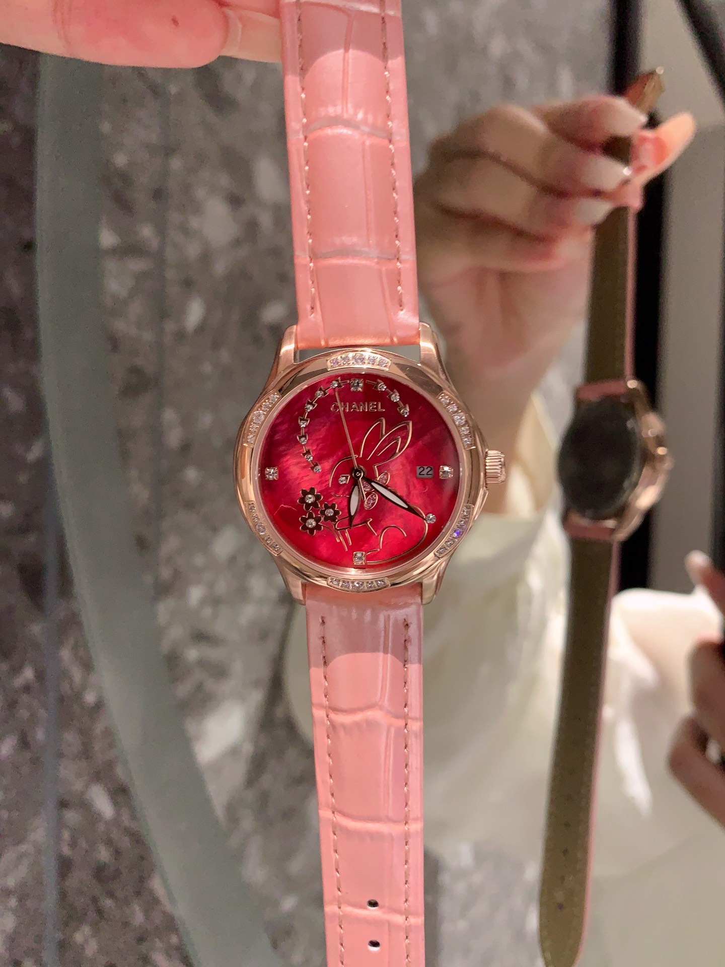 【18-22日にお届け】CHANEL  レディース 腕時計   34MM
