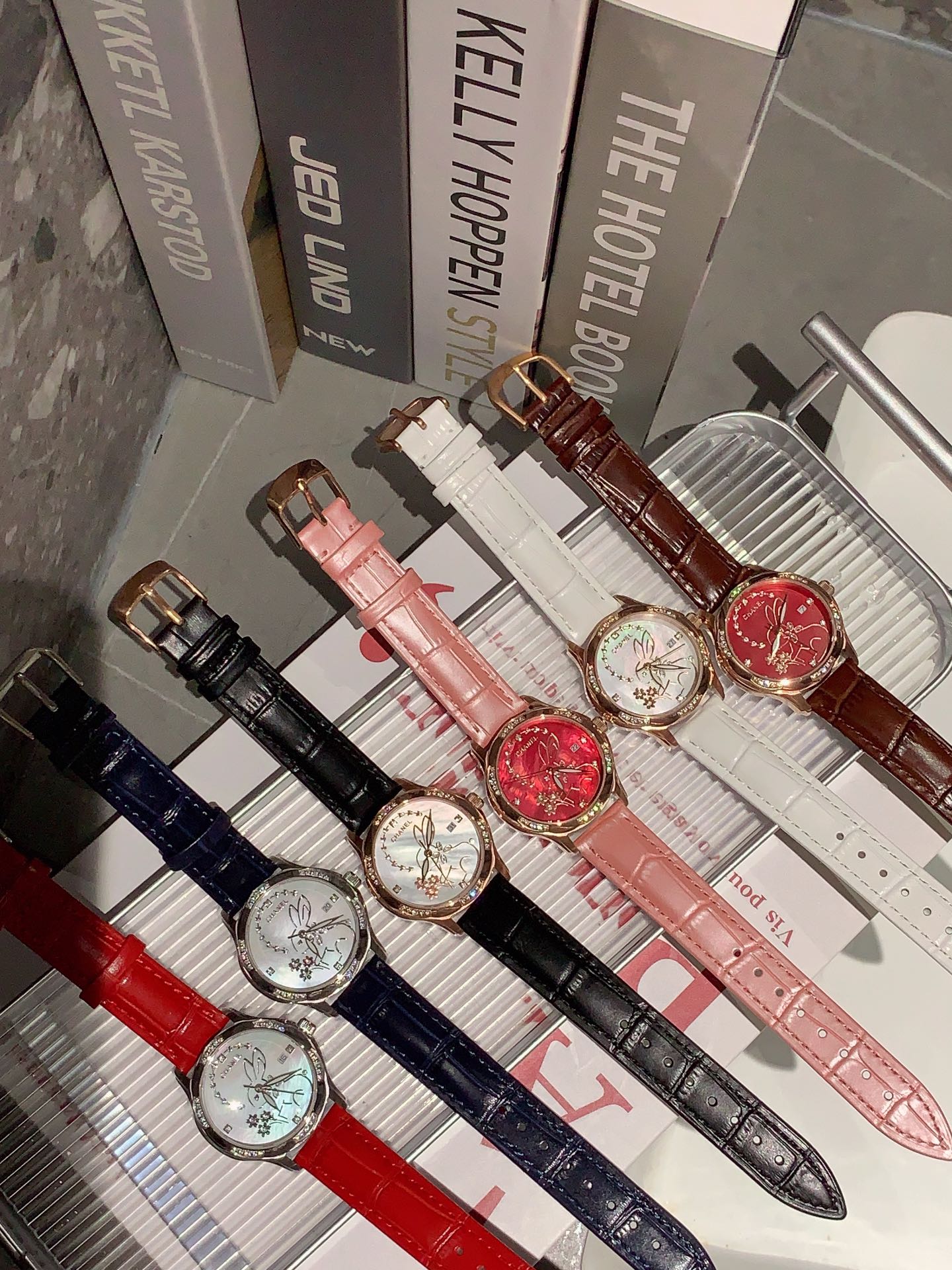 【18-22日にお届け】CHANEL  レディース 腕時計   34MM
