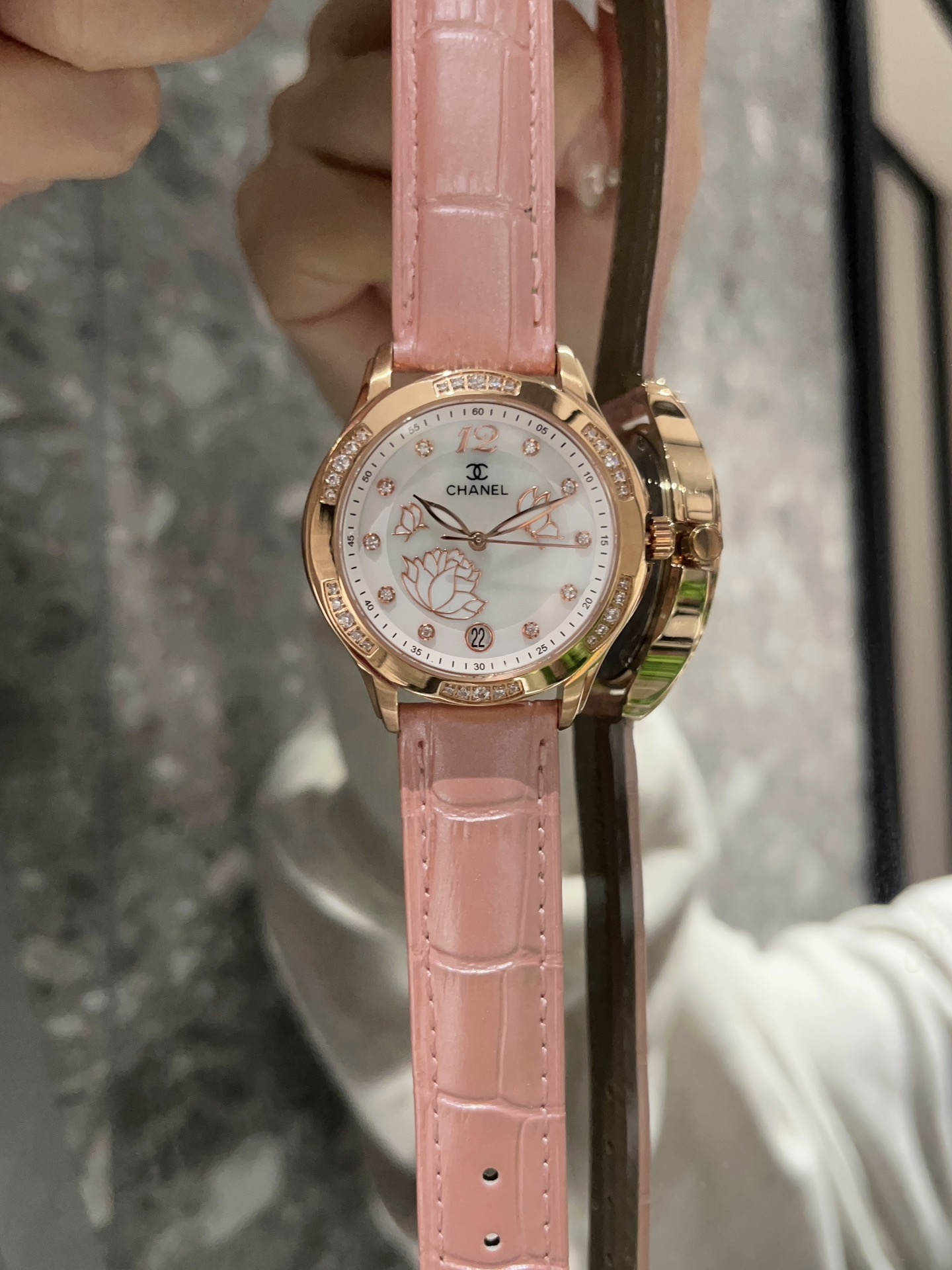 【18-22日にお届け】CHANEL  レディース 腕時計   35MM