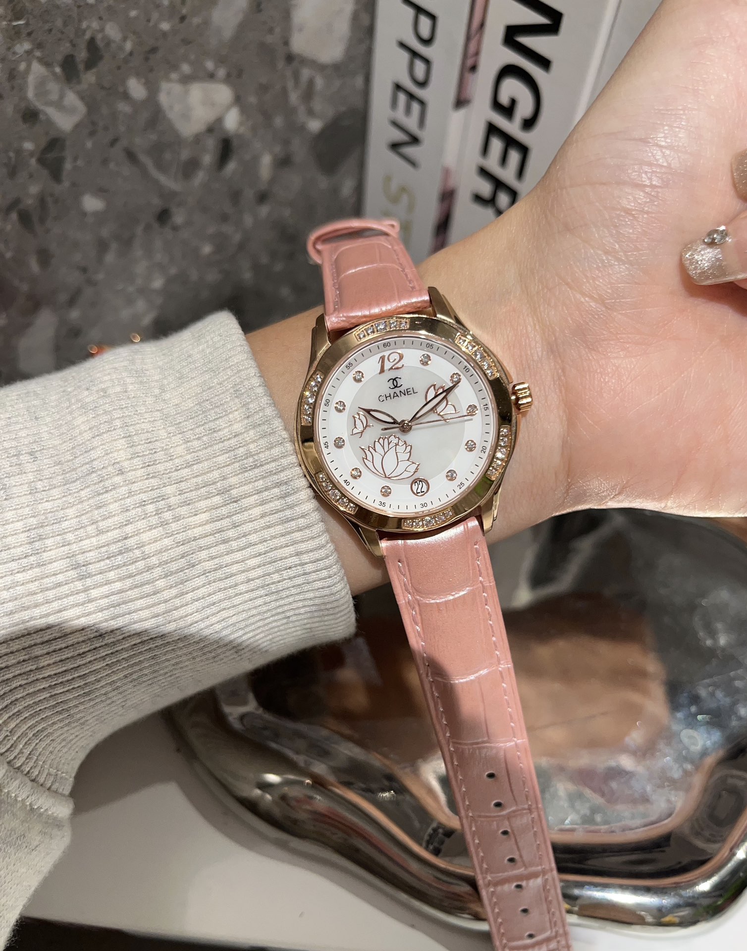【18-22日にお届け】CHANEL  レディース 腕時計   35MM