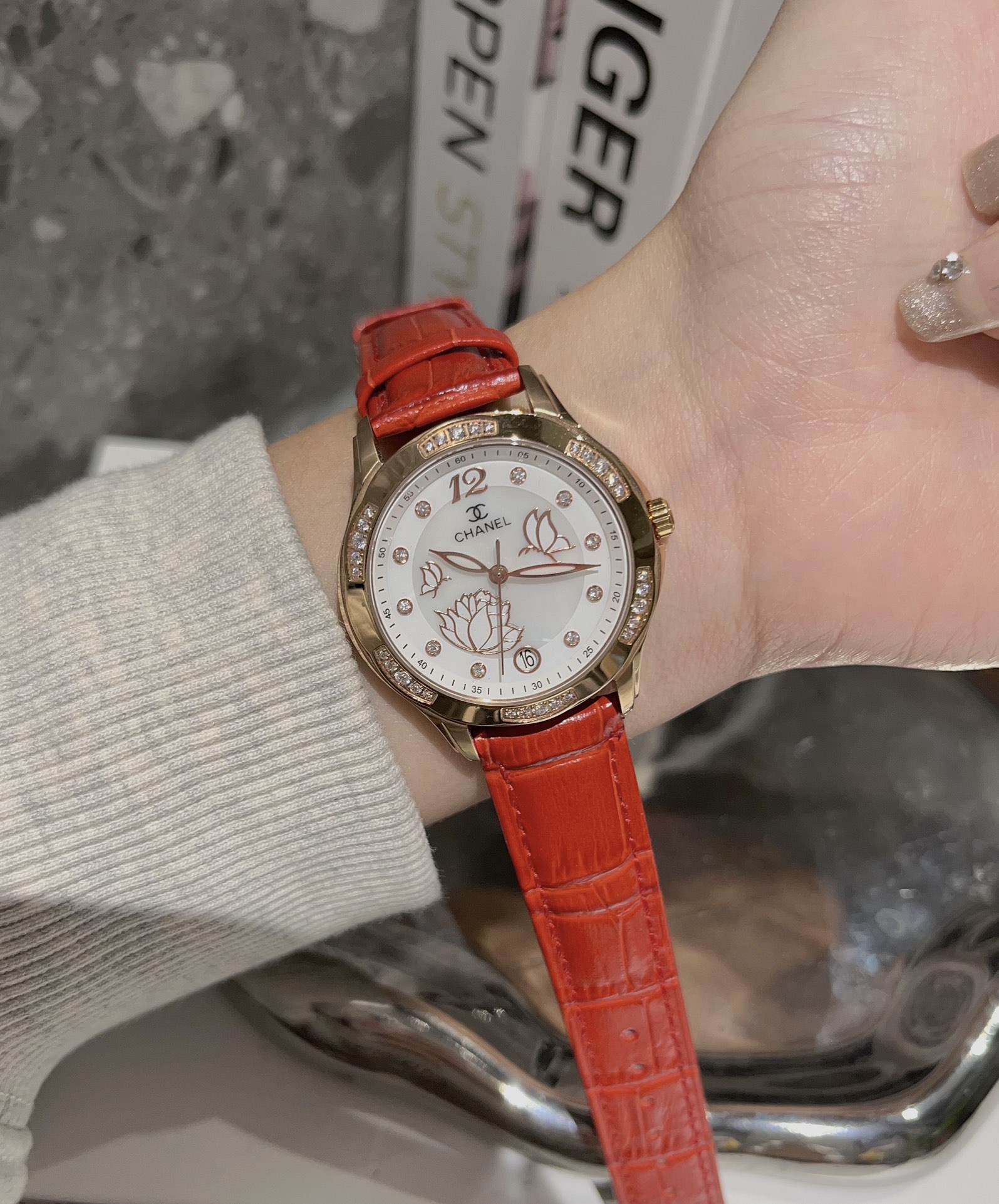 【18-22日にお届け】CHANEL  レディース 腕時計   35MM