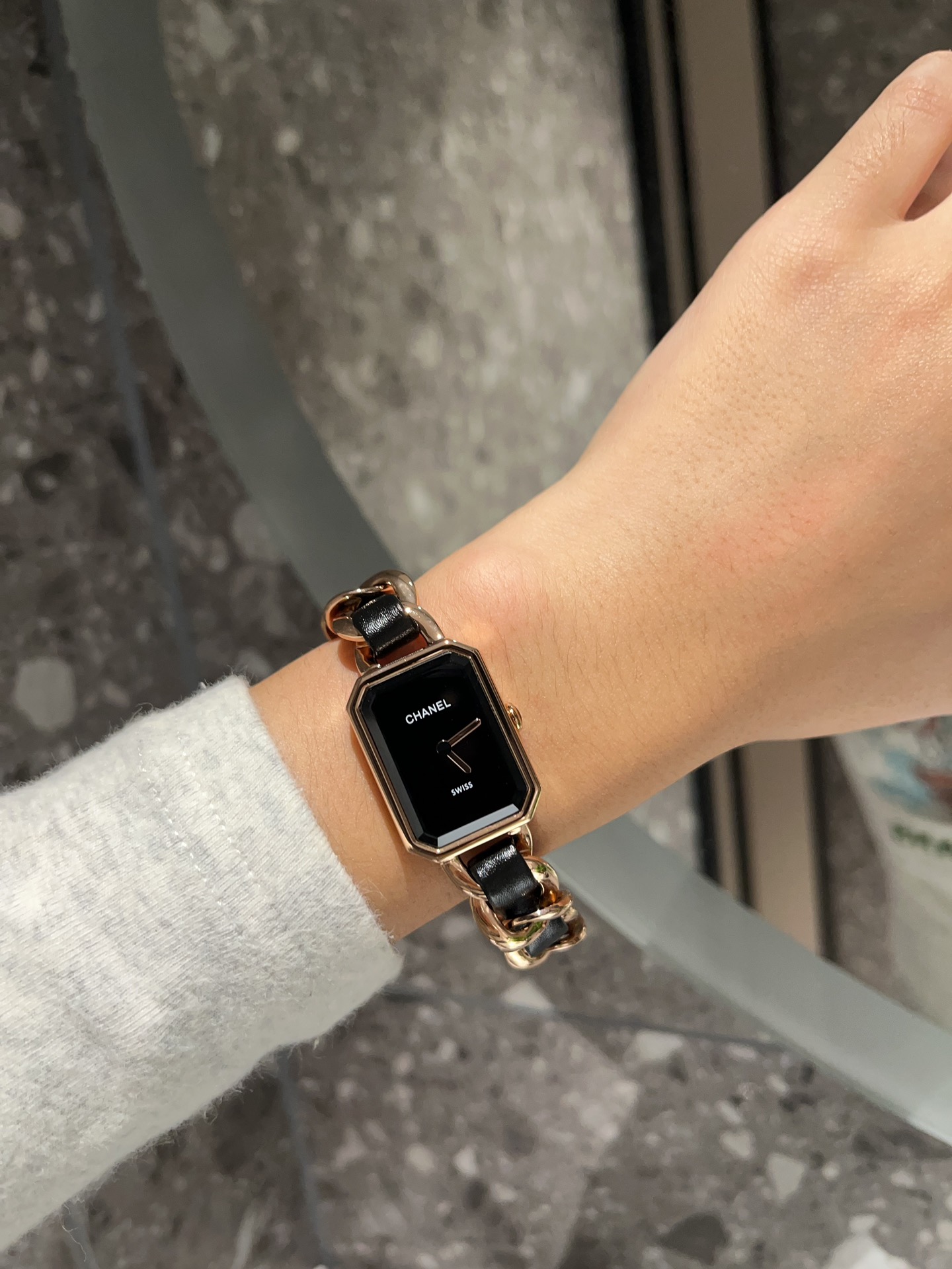 【18-22日にお届け】CHANEL  レディース 腕時計   28MM