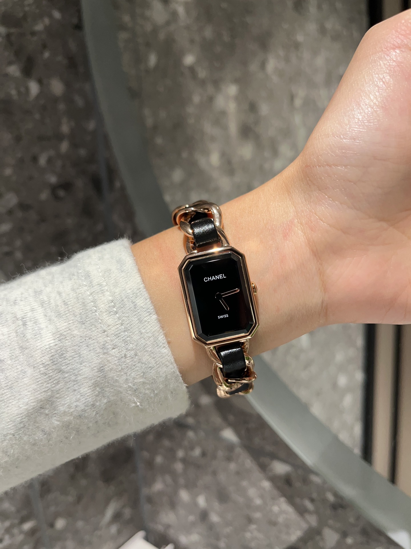 【18-22日にお届け】CHANEL  レディース 腕時計   28MM