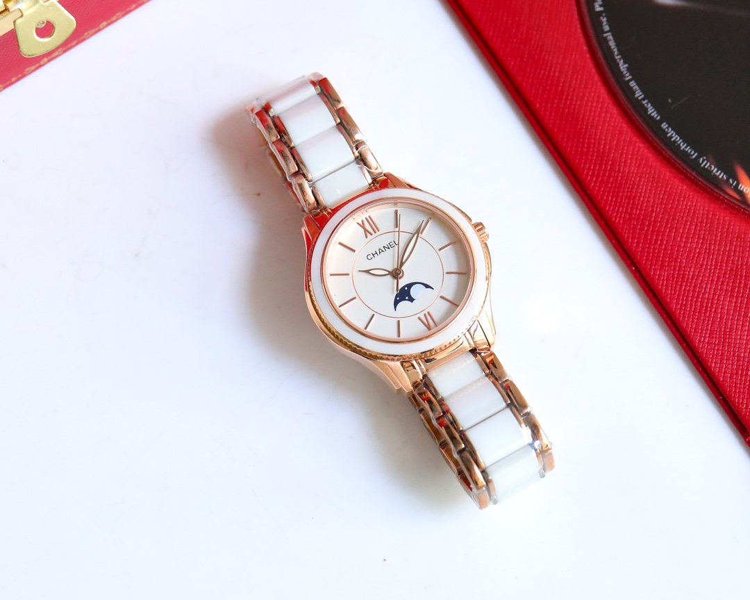 【18-22日にお届け】CHANEL  レディース 腕時計   33MM