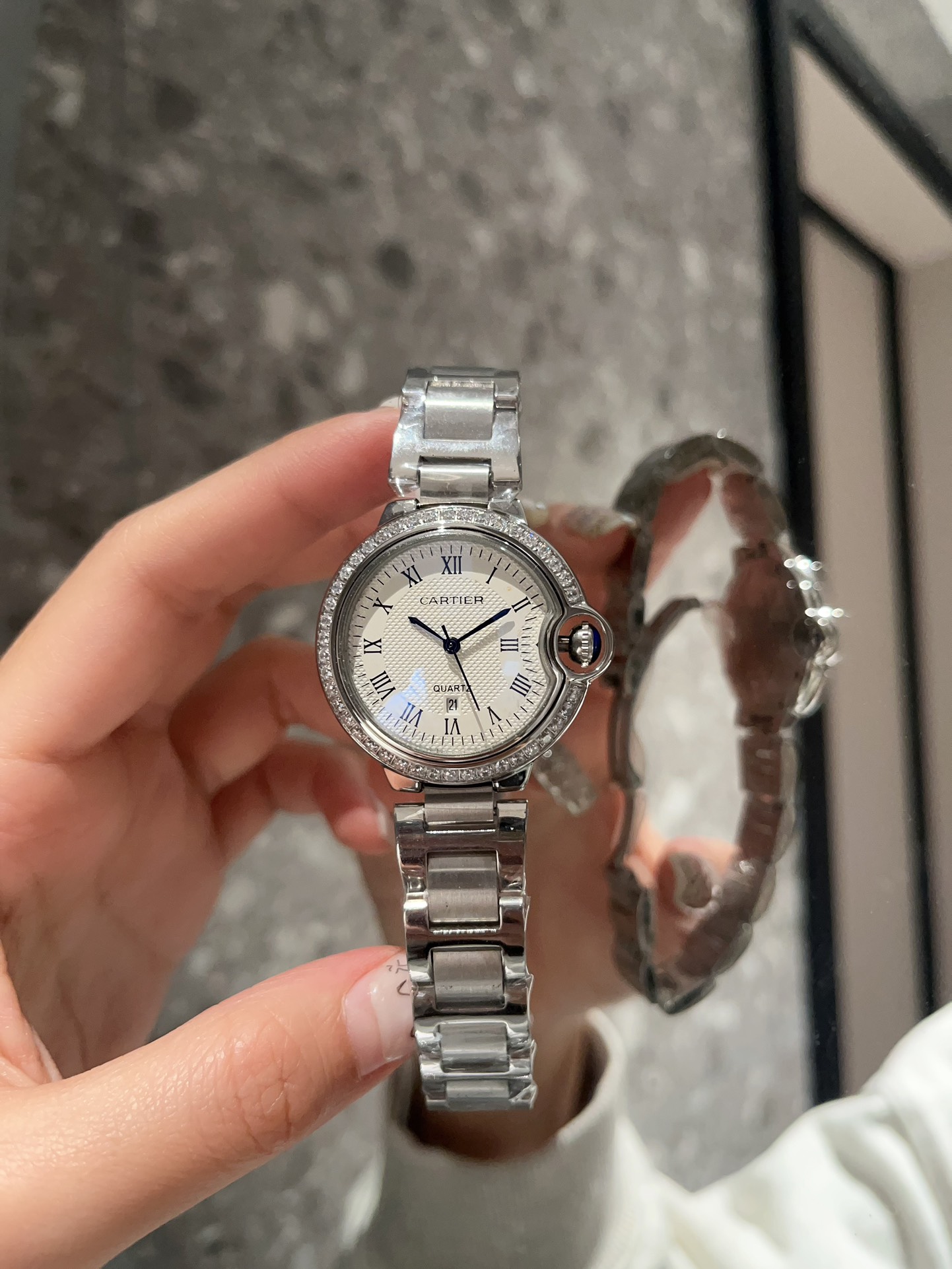 【18-22日にお届け】Cartler レディース 腕時計   33MM