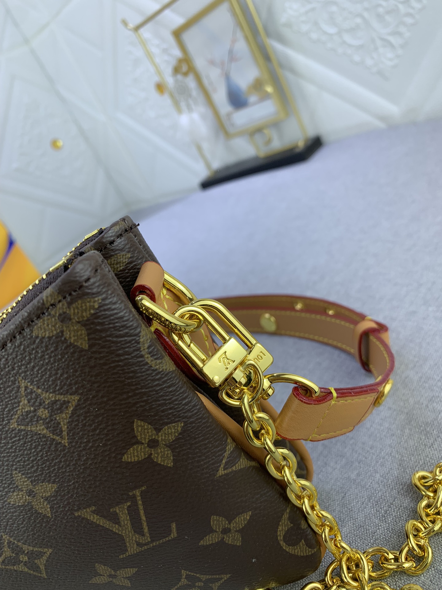 【LOUIS VUITTON】24x13x6CM