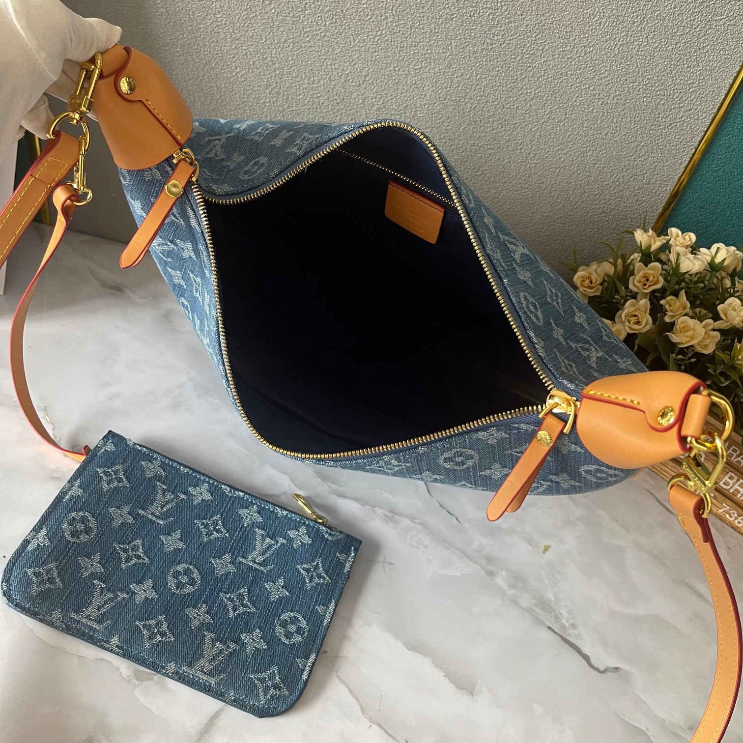 【LOUIS VUITTON】Loop Hobo