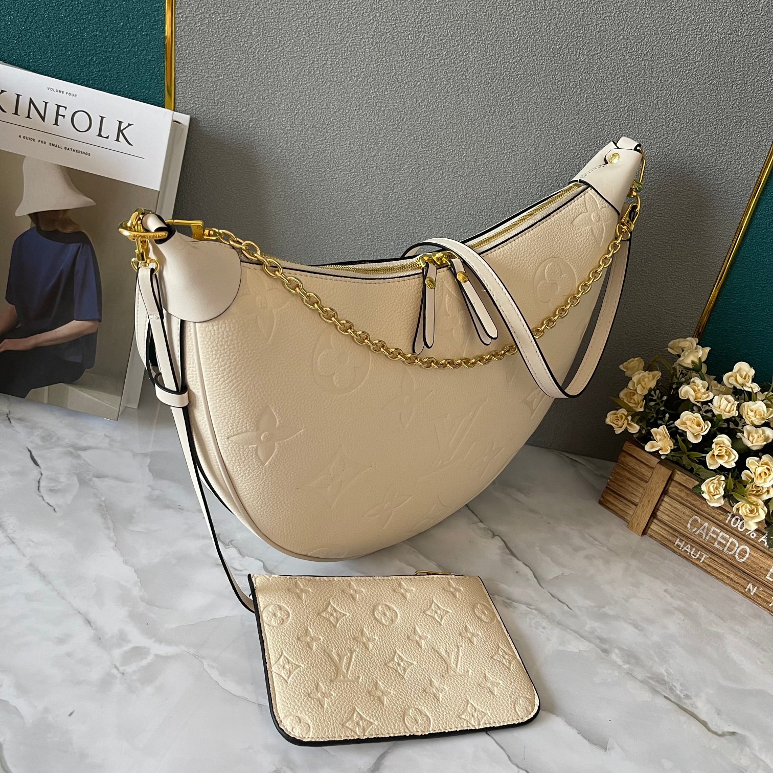 【LOUIS VUITTON】Loop Hobo