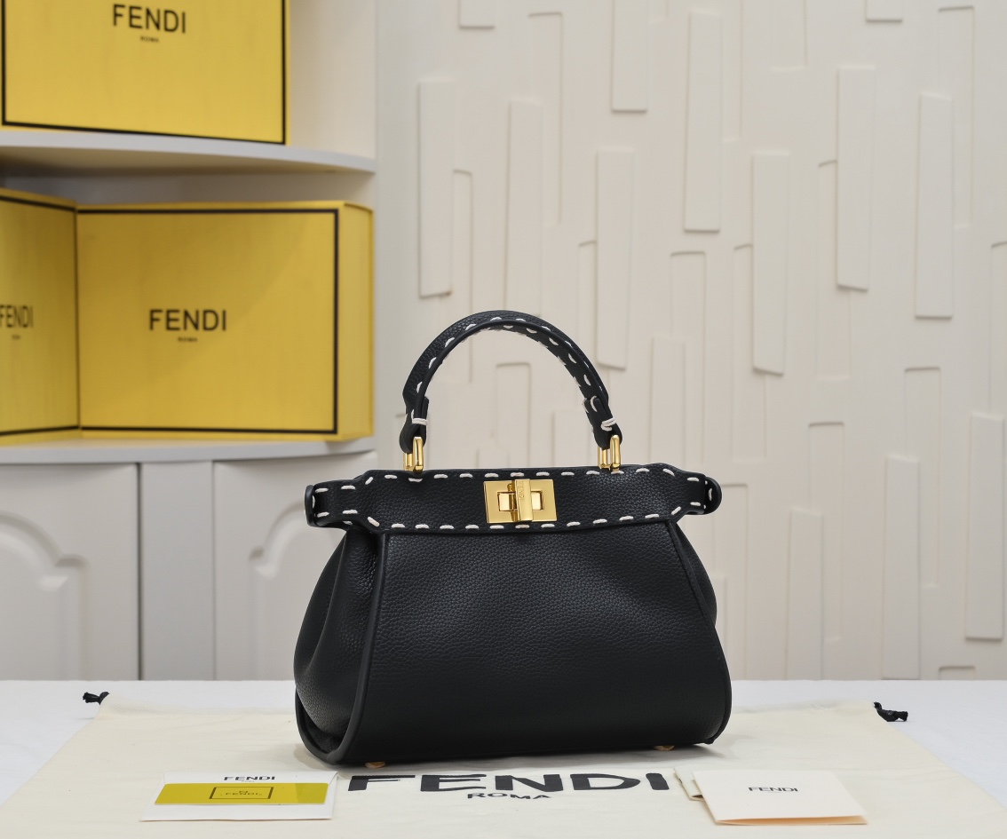 【Fendi】Peekaboo ISeeU 23*18*8CM