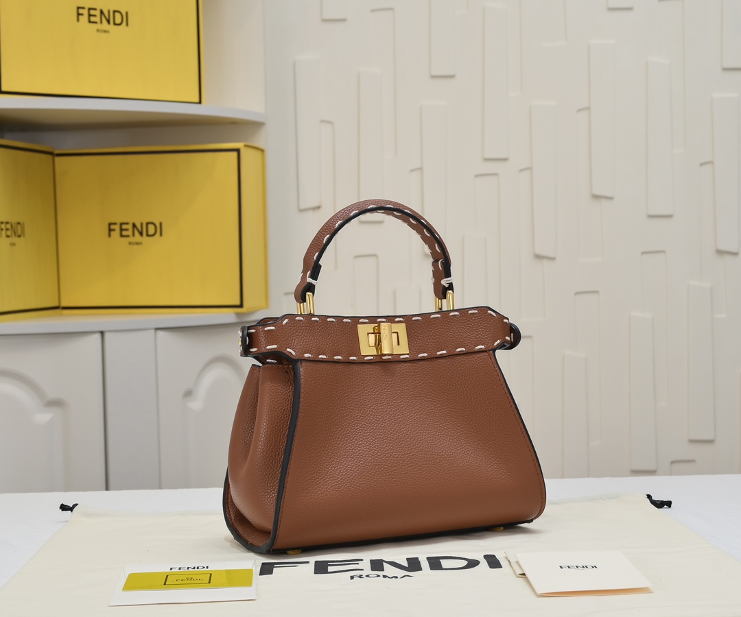 【Fendi】Peekaboo ISeeU 23*18*8CM