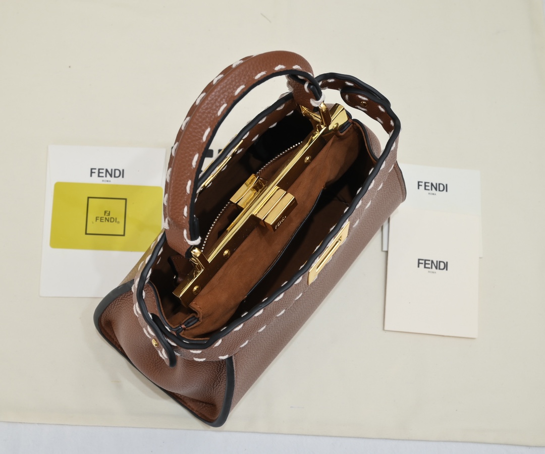 【Fendi】Peekaboo ISeeU 23*18*8CM