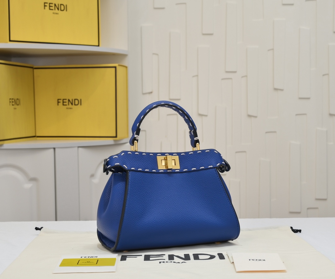 【Fendi】Peekaboo ISeeU 23*18*8CM