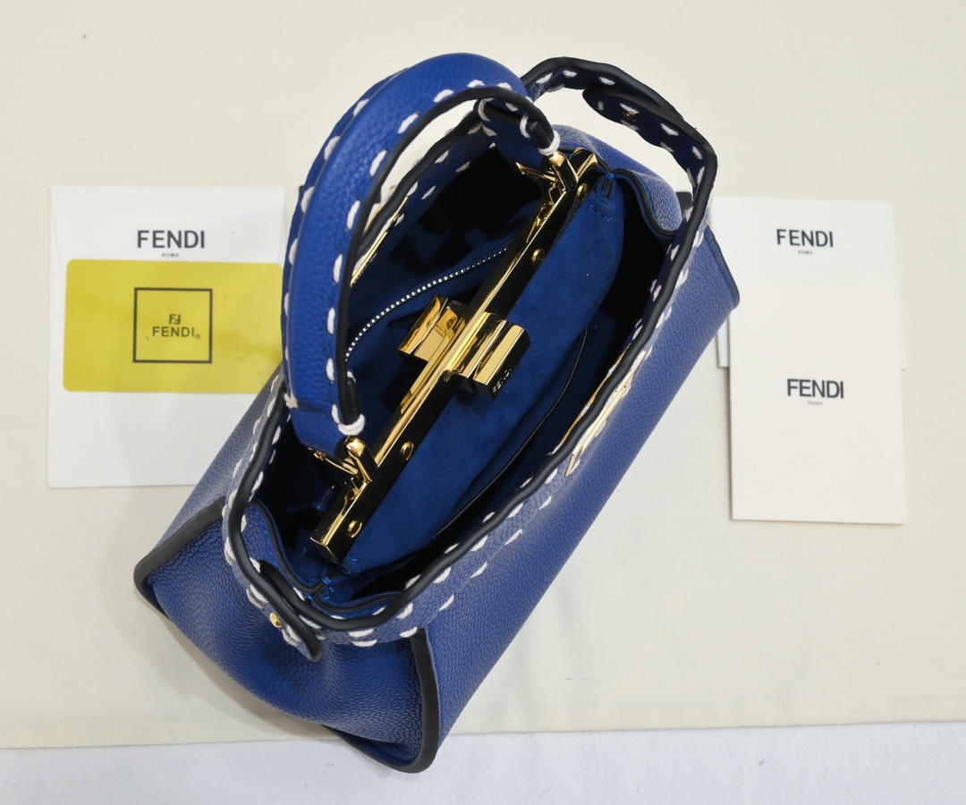 【Fendi】Peekaboo ISeeU 23*18*8CM
