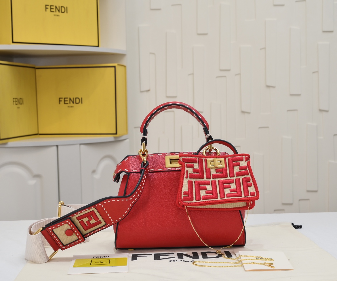 【Fendi】Peekaboo ISeeU 23*18*8CM