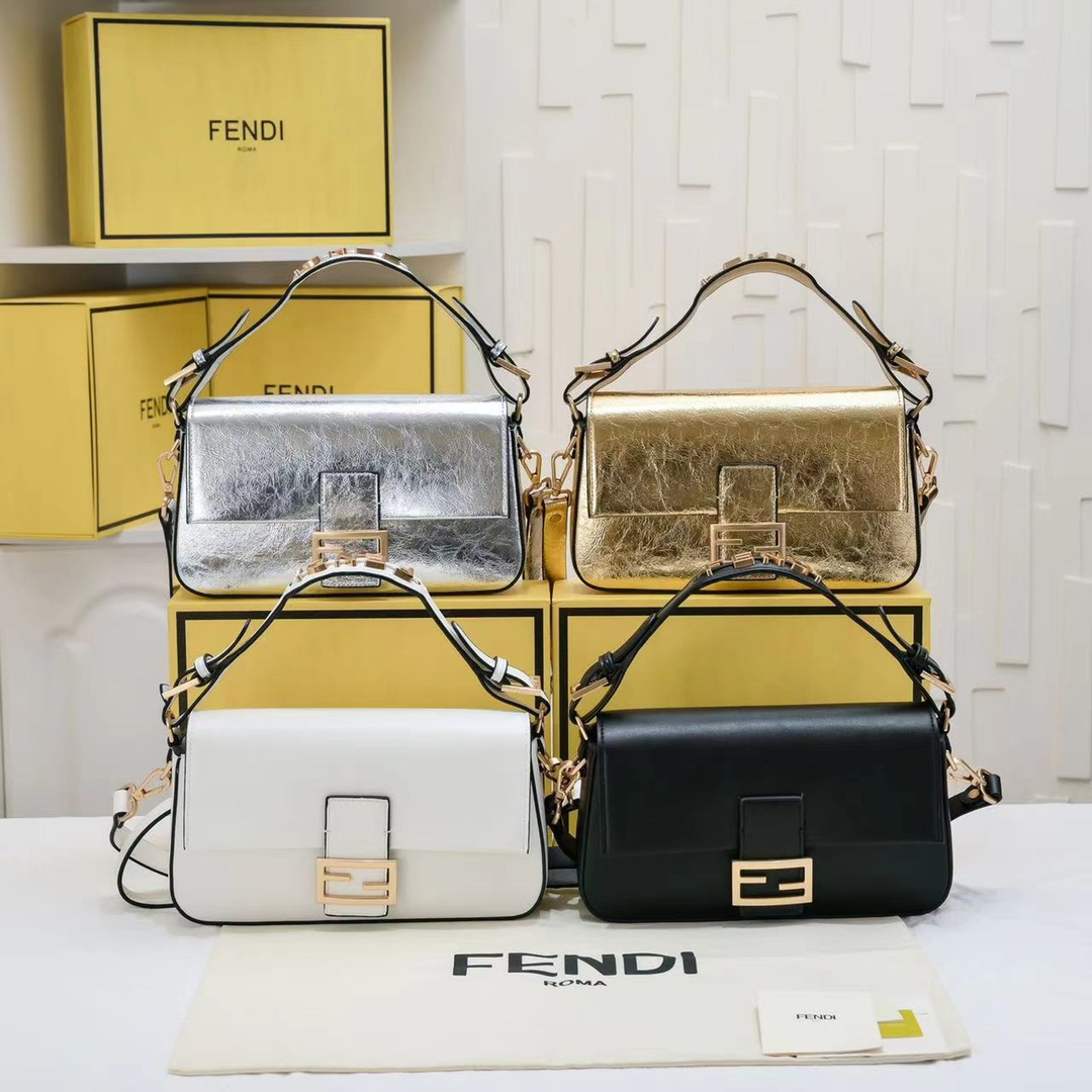 【Fendi】BAGUETTE