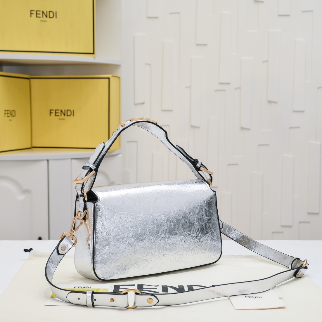 【Fendi】BAGUETTE