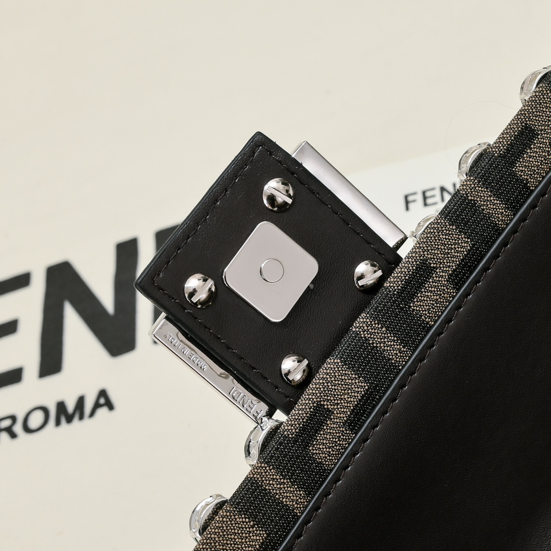 【Fendi】BAGUETTE
