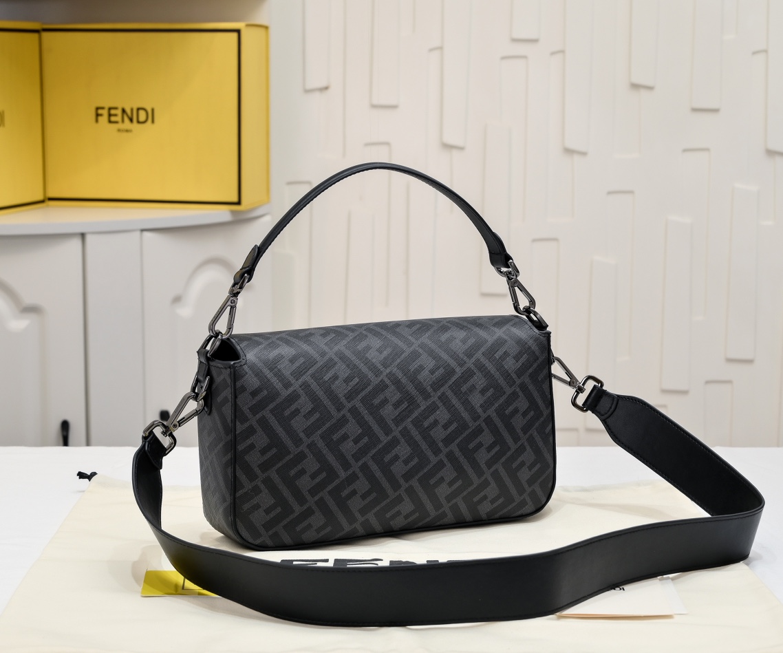 【Fendi】BAGUETTE