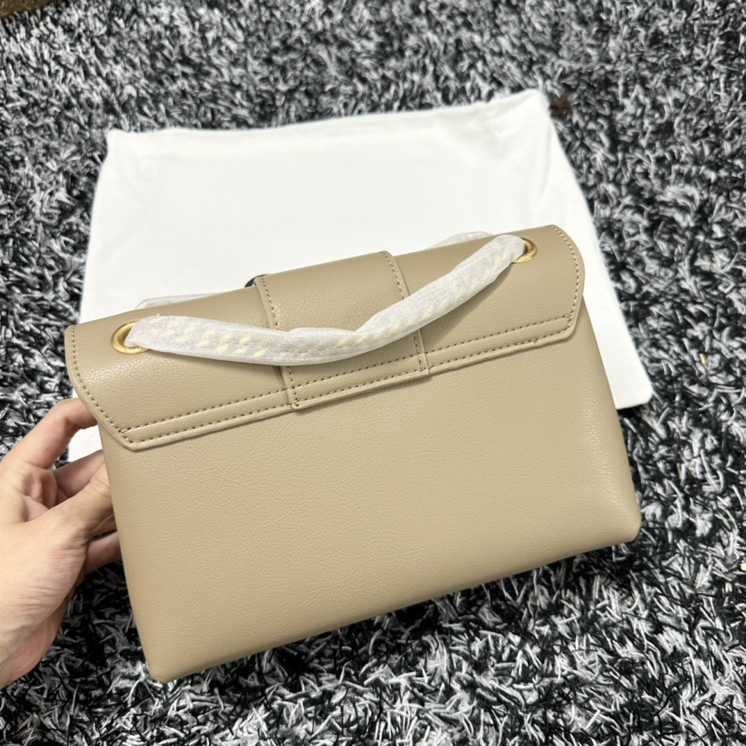 【CELINE】Victoire 23.5X14X8cm