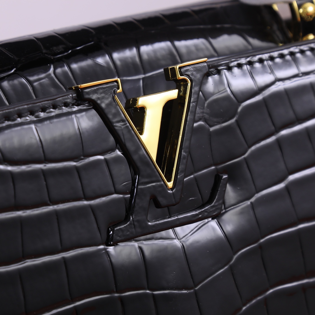 【LOUIS VUITTON】Capucines bb  27X18X10CM