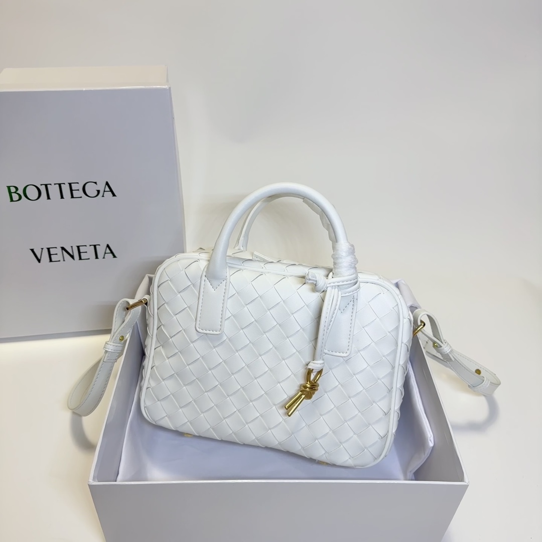 【Bottega Veneta】17.5*23.5*9CM