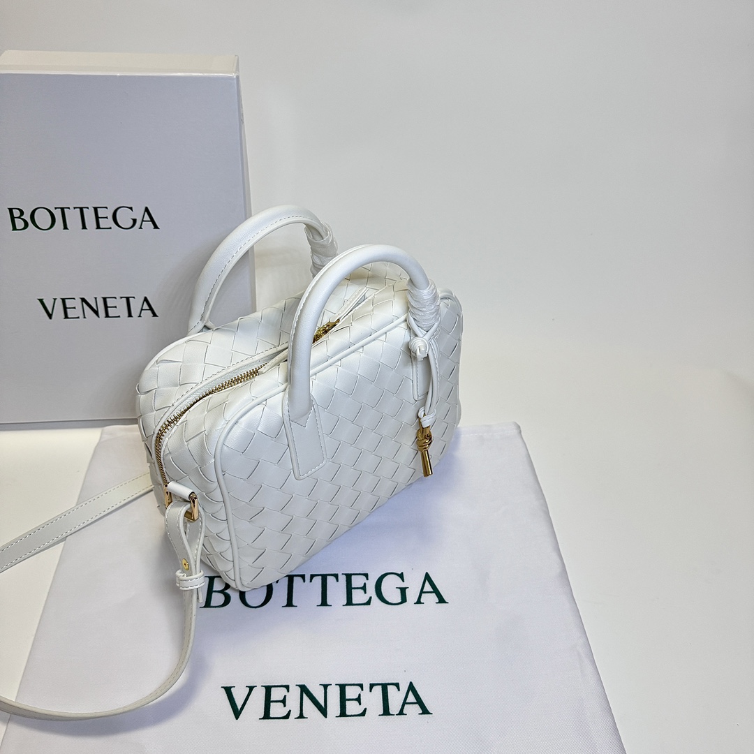 【Bottega Veneta】17.5*23.5*9CM