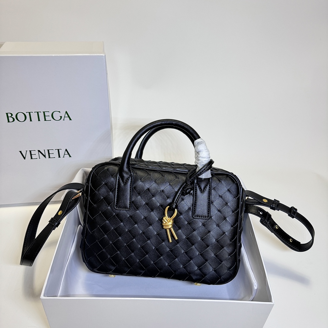 【Bottega Veneta】17.5*23.5*9CM