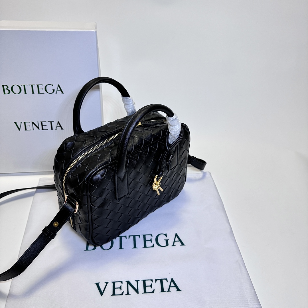 【Bottega Veneta】17.5*23.5*9CM