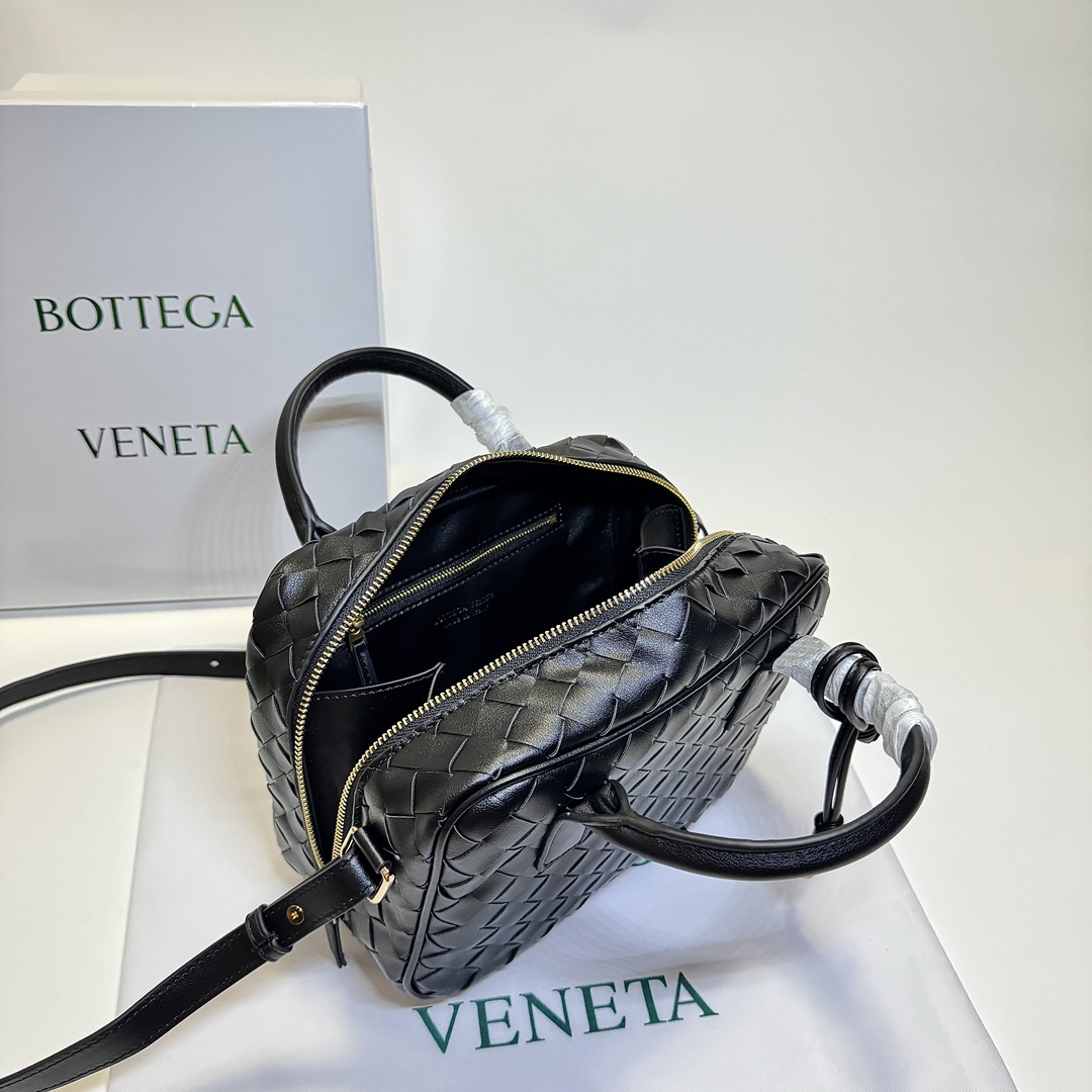 【Bottega Veneta】17.5*23.5*9CM