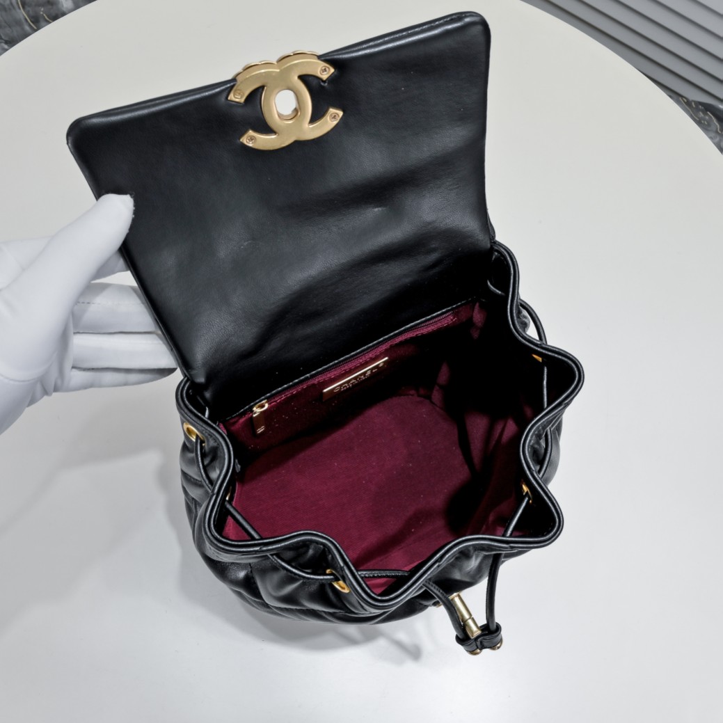 【シャネル】19bag 26x22x16cm