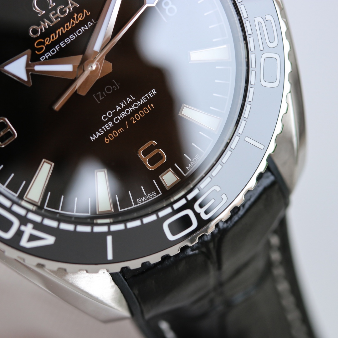 【18-22日にお届け】OMEGA   メンズ  腕時計   43MM