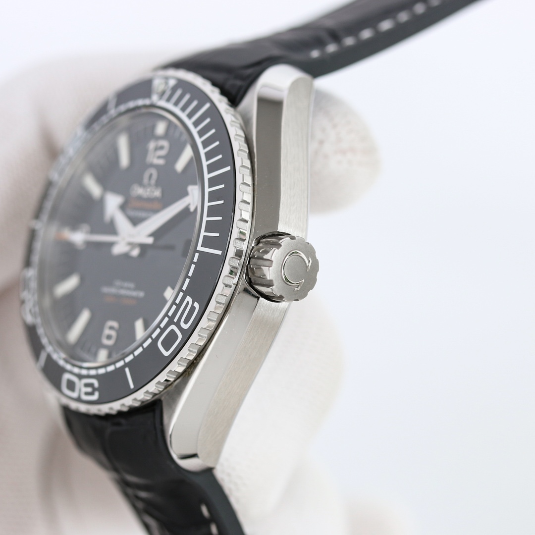 【18-22日にお届け】OMEGA   メンズ  腕時計   43MM