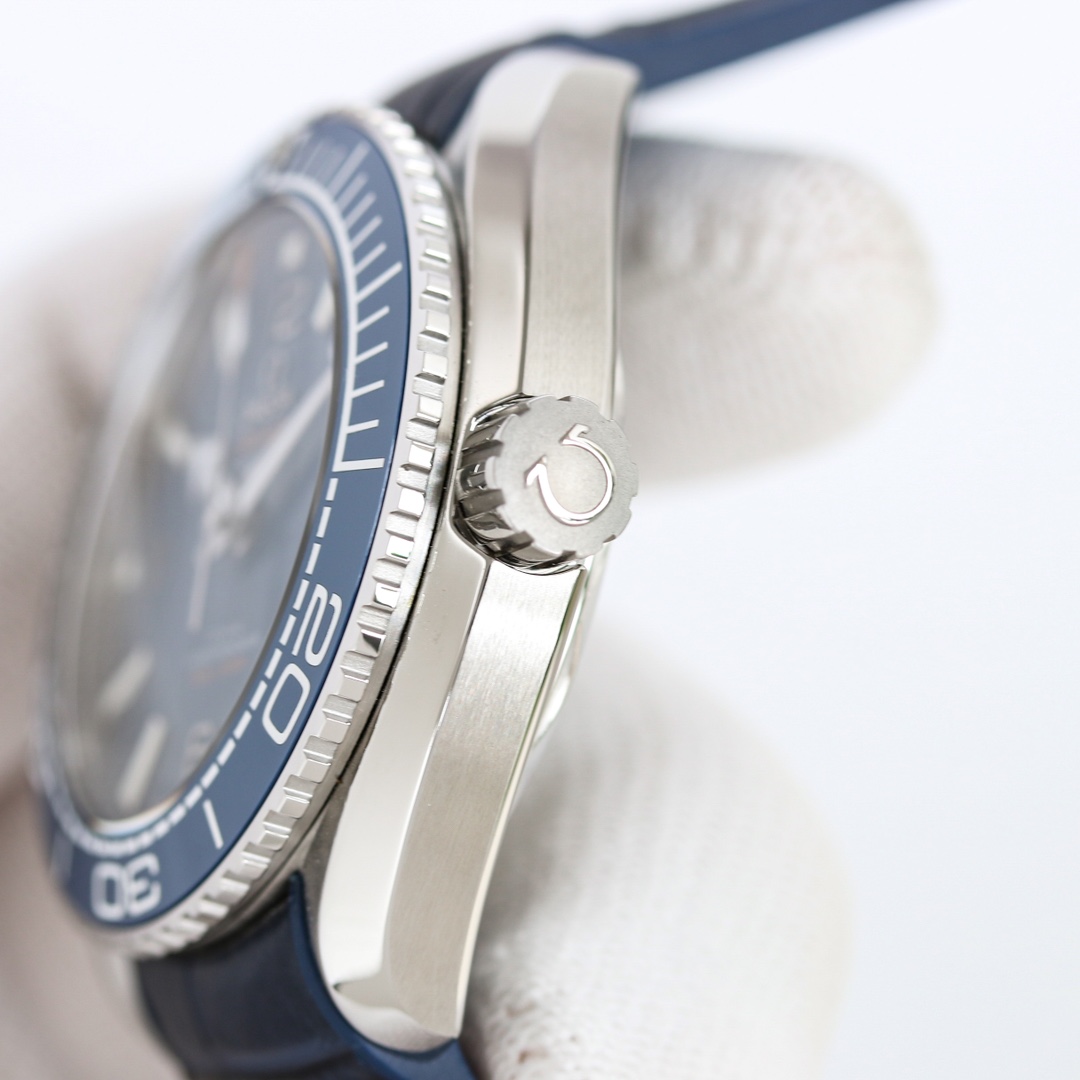 【18-22日にお届け】OMEGA   メンズ  腕時計   43MM