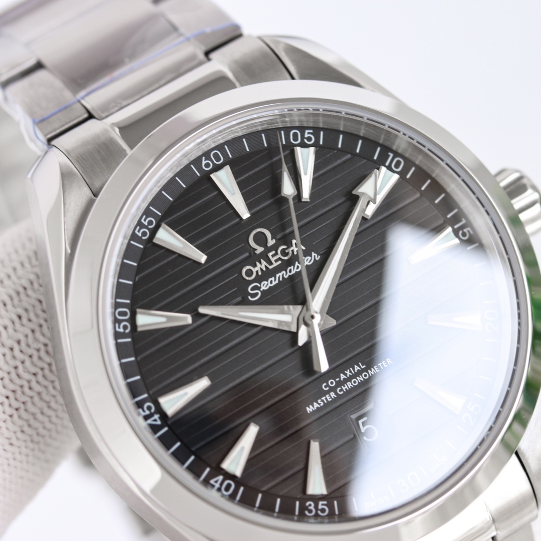 【18-22日にお届け】OMEGA   メンズ  腕時計   43MM