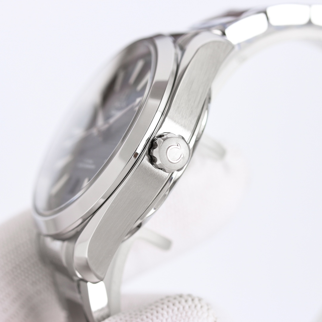 【18-22日にお届け】OMEGA   メンズ  腕時計   43MM