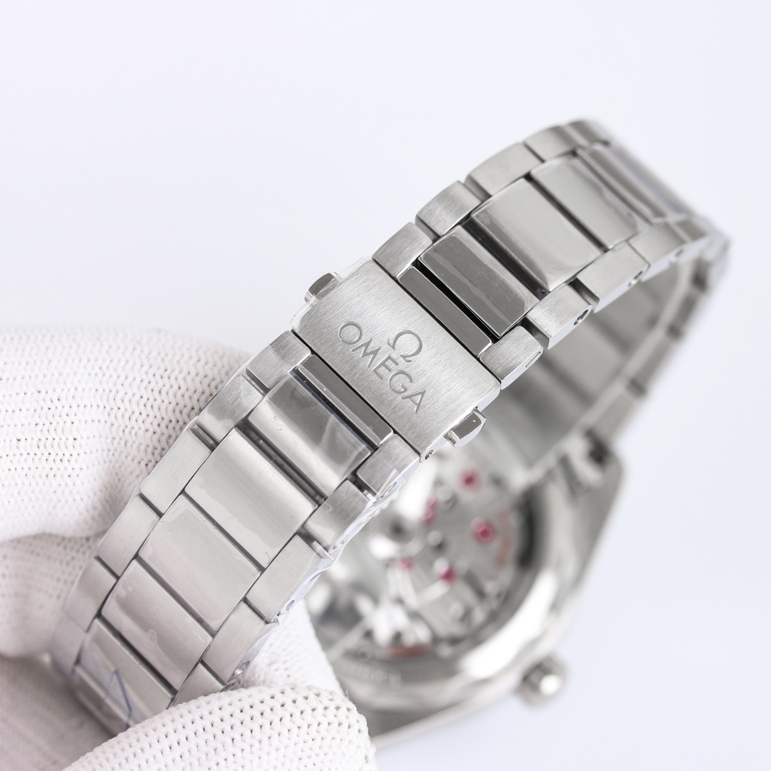 【18-22日にお届け】OMEGA   メンズ  腕時計   43MM