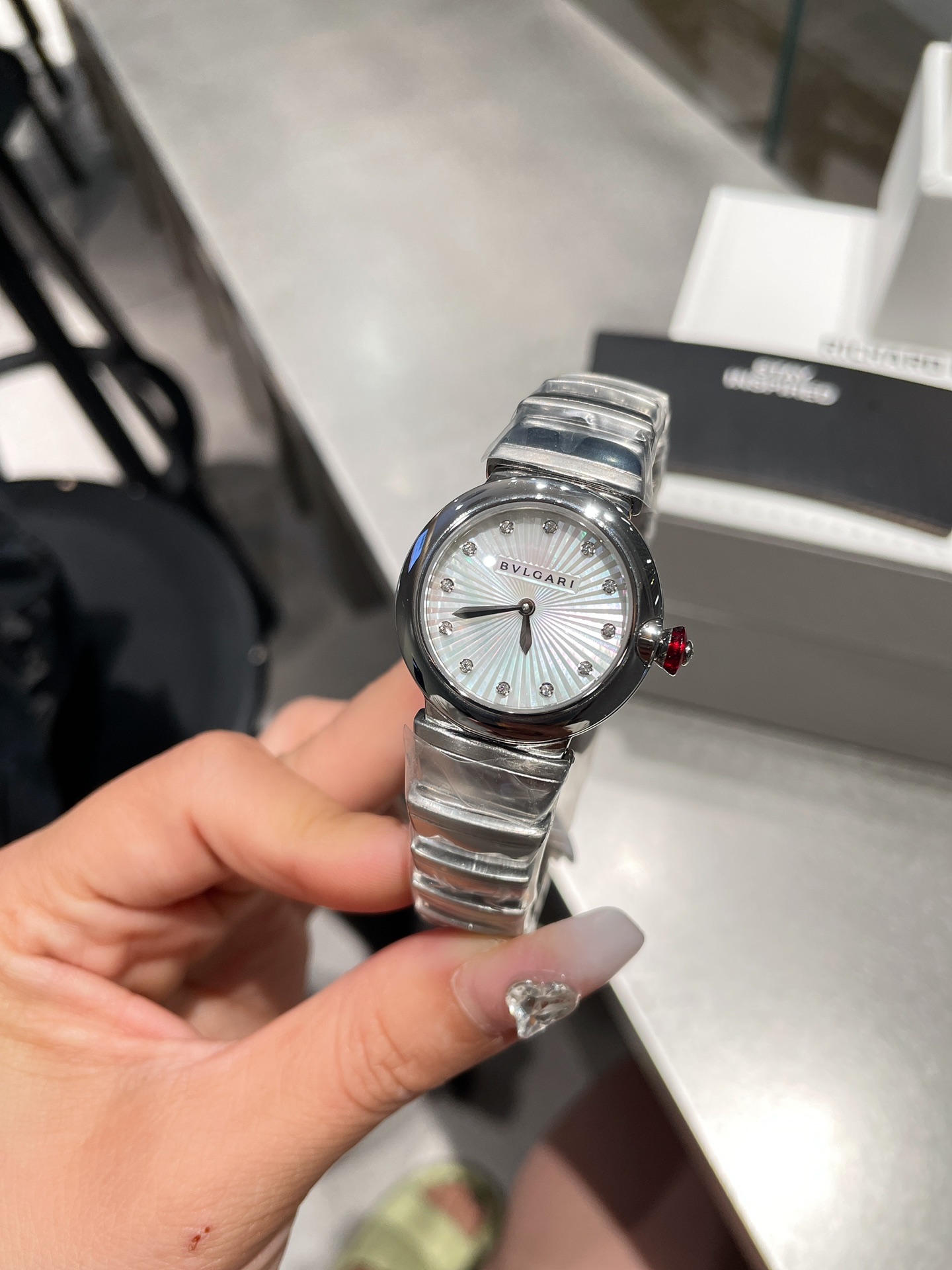【18-22日にお届け】BVLGARI レディース 腕時計   28MM