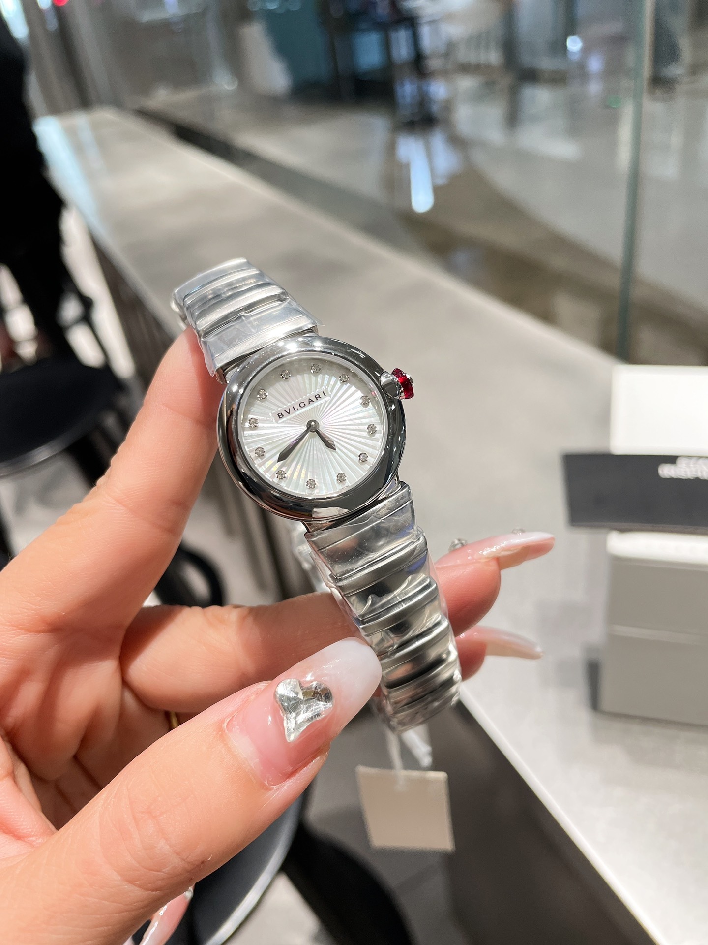 【18-22日にお届け】BVLGARI レディース 腕時計   28MM
