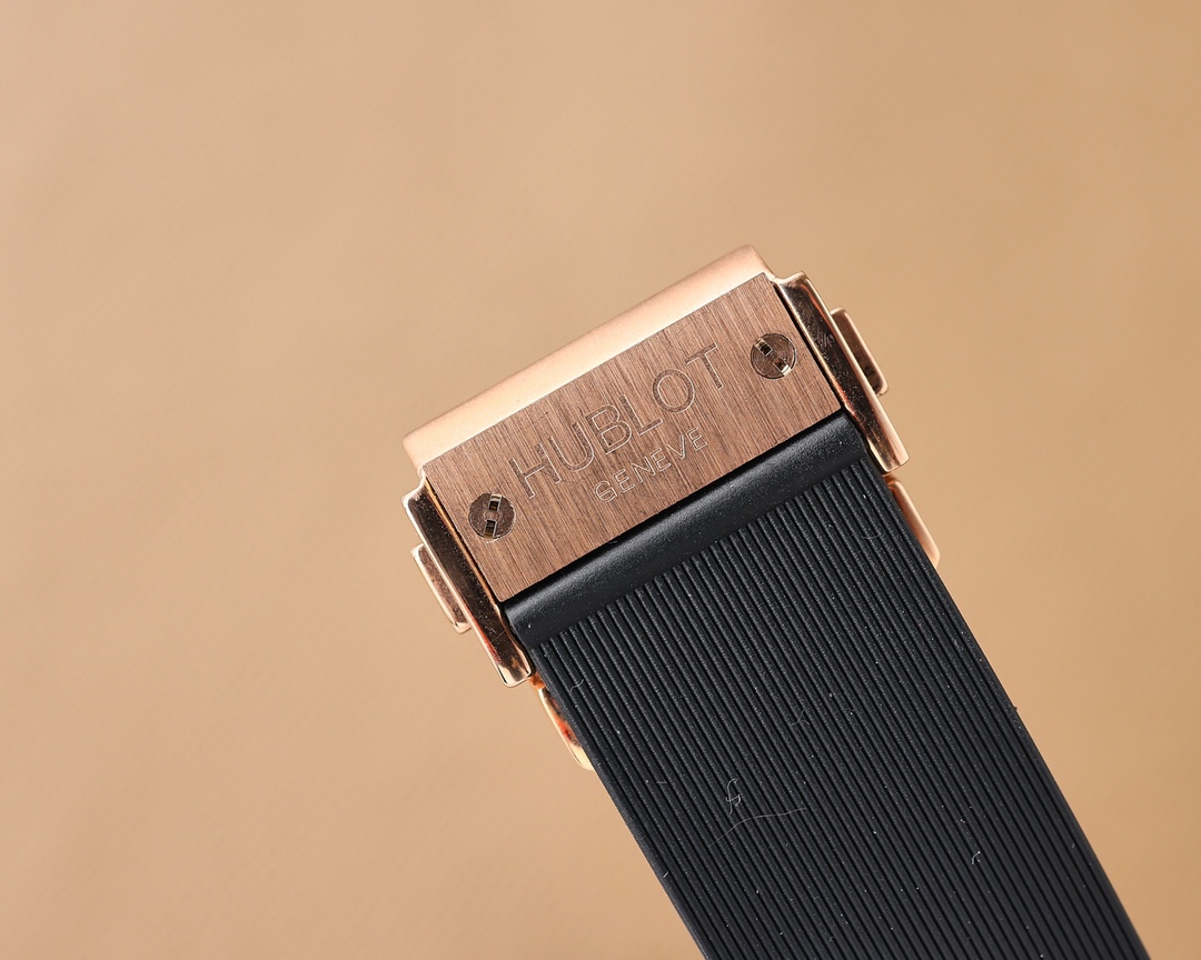 【20-25日間の輸送時間】【HUBLOT】45MM 33MM