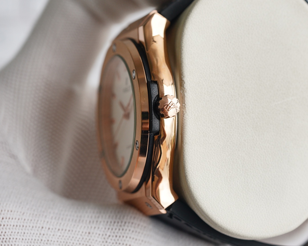 【20-25日間の輸送時間】【HUBLOT】45MM 33MM