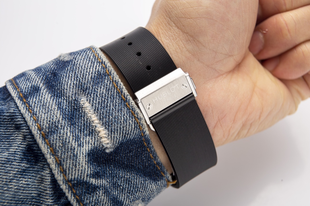 【20-25日間の輸送時間】【HUBLOT】42MM