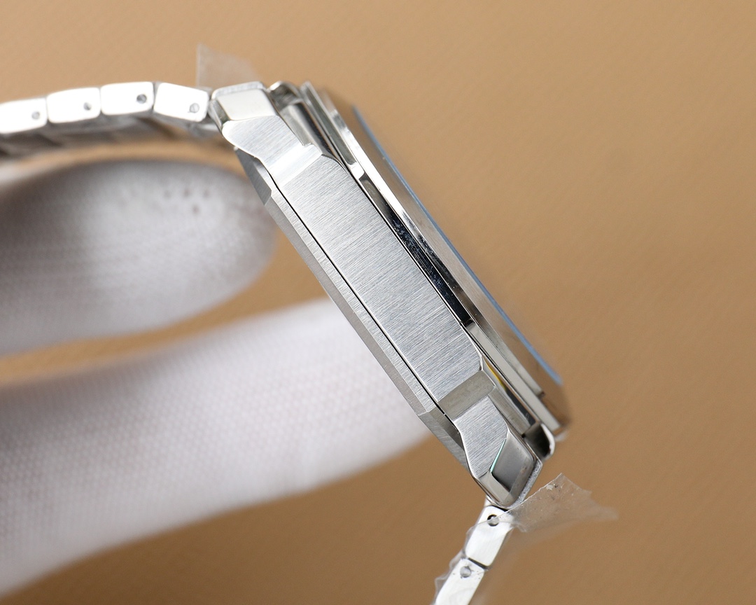 【12-15日にお届け】BVLGARI メンズ 腕時計  43MM 